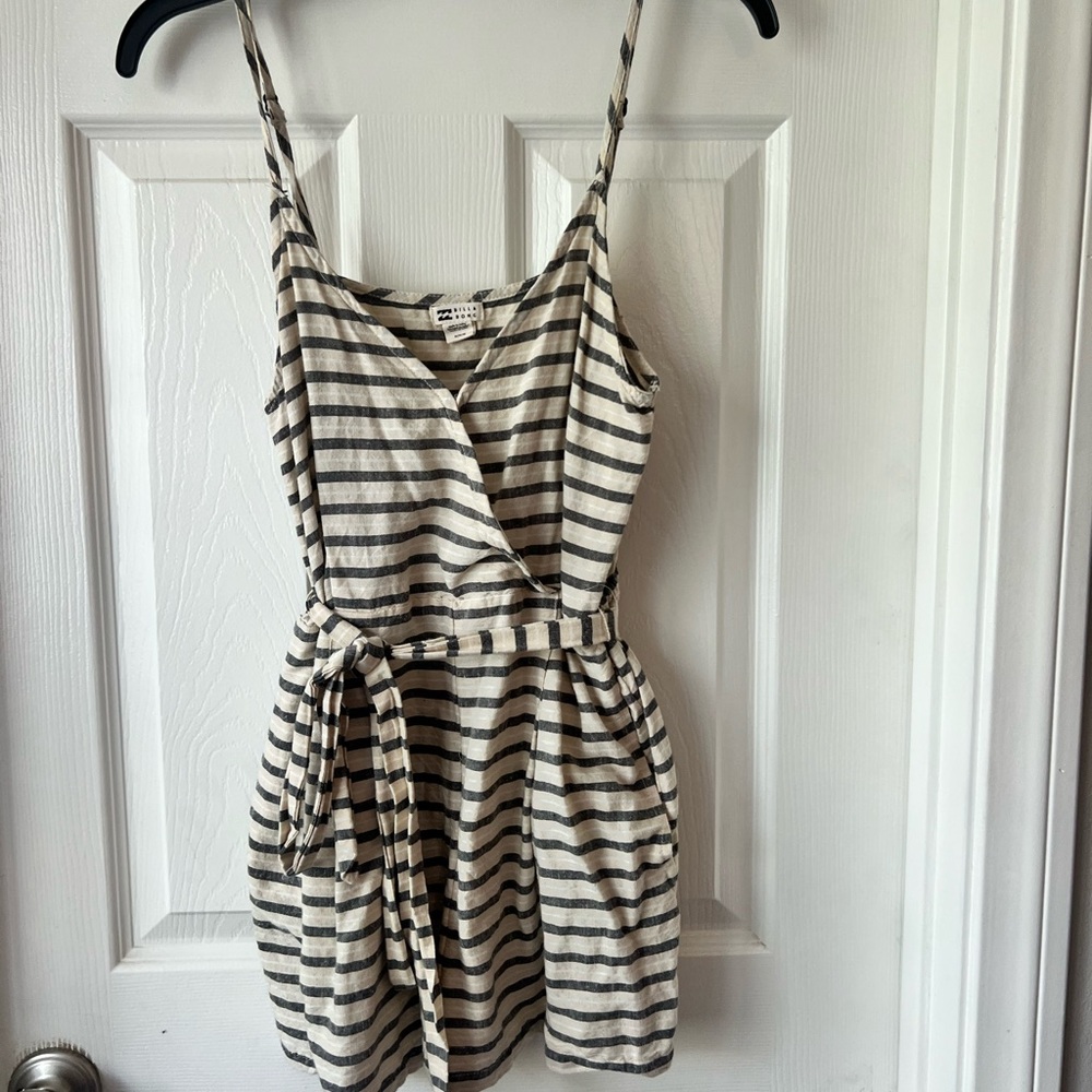 Billabong Romper size M